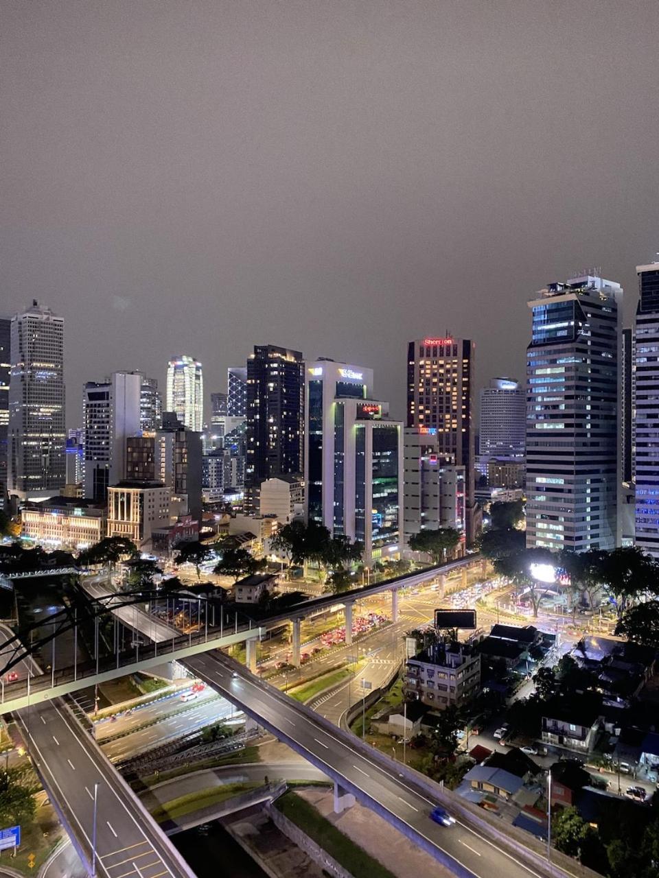 Mercu Summer Suites Klcc By Minutepointhome Куала-Лумпур Экстерьер фото