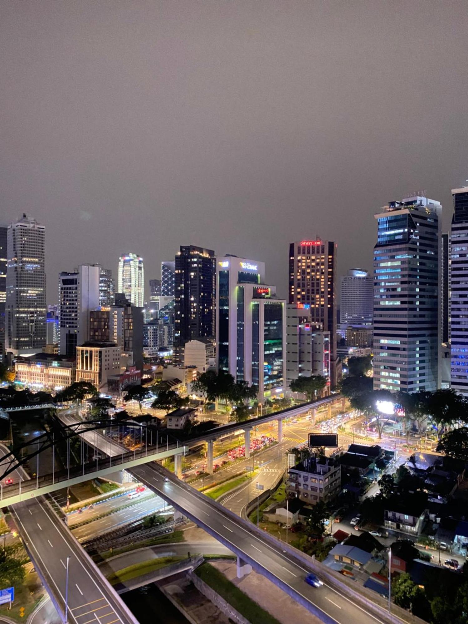 Mercu Summer Suites Klcc By Minutepointhome Куала-Лумпур Экстерьер фото